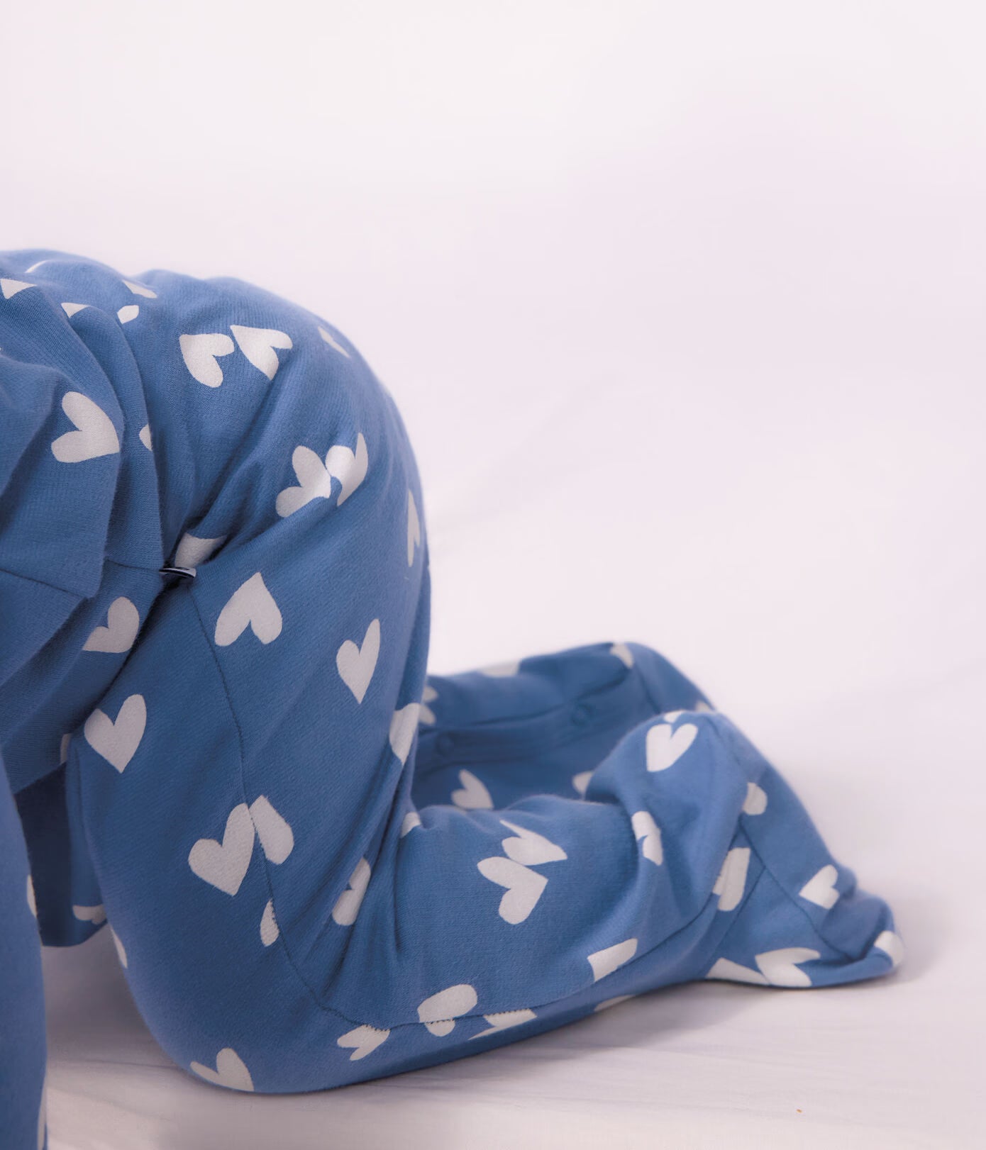 Fleece babypyjama met hartjesprint