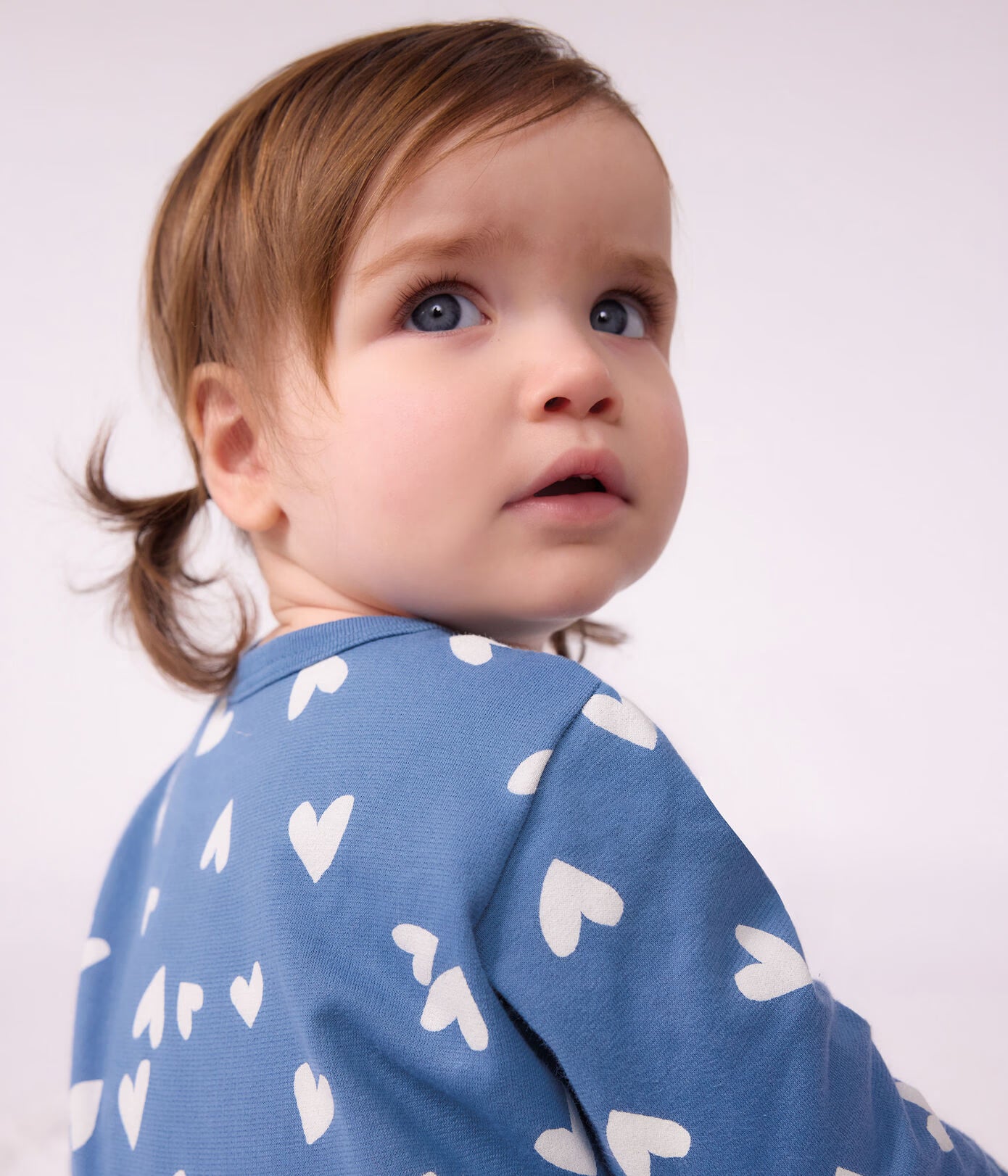 Fleece babypyjama met hartjesprint