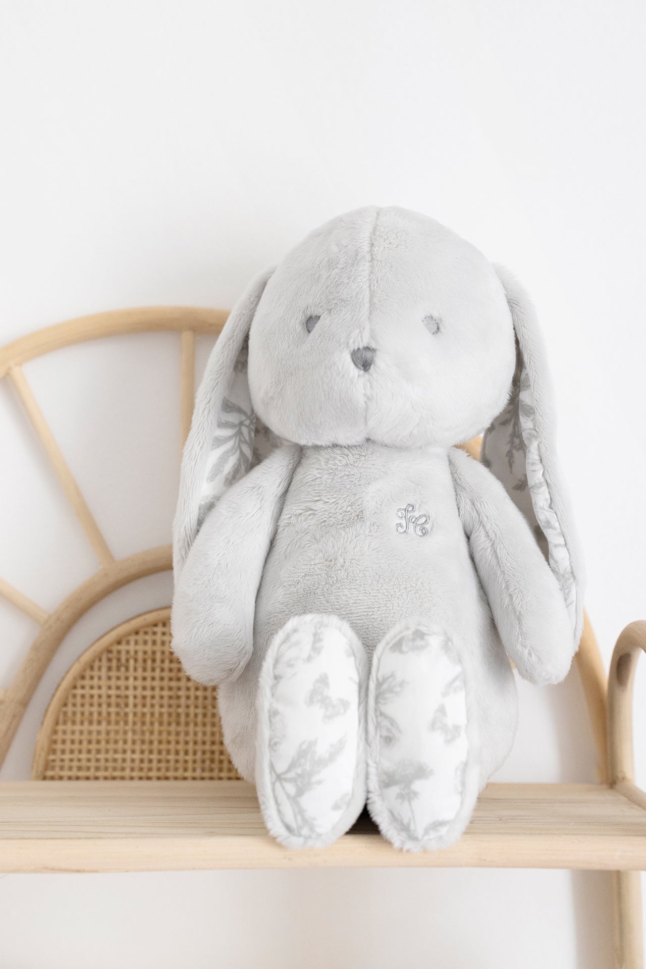 Augustin le lapin 25cm Toile de Jouy gris