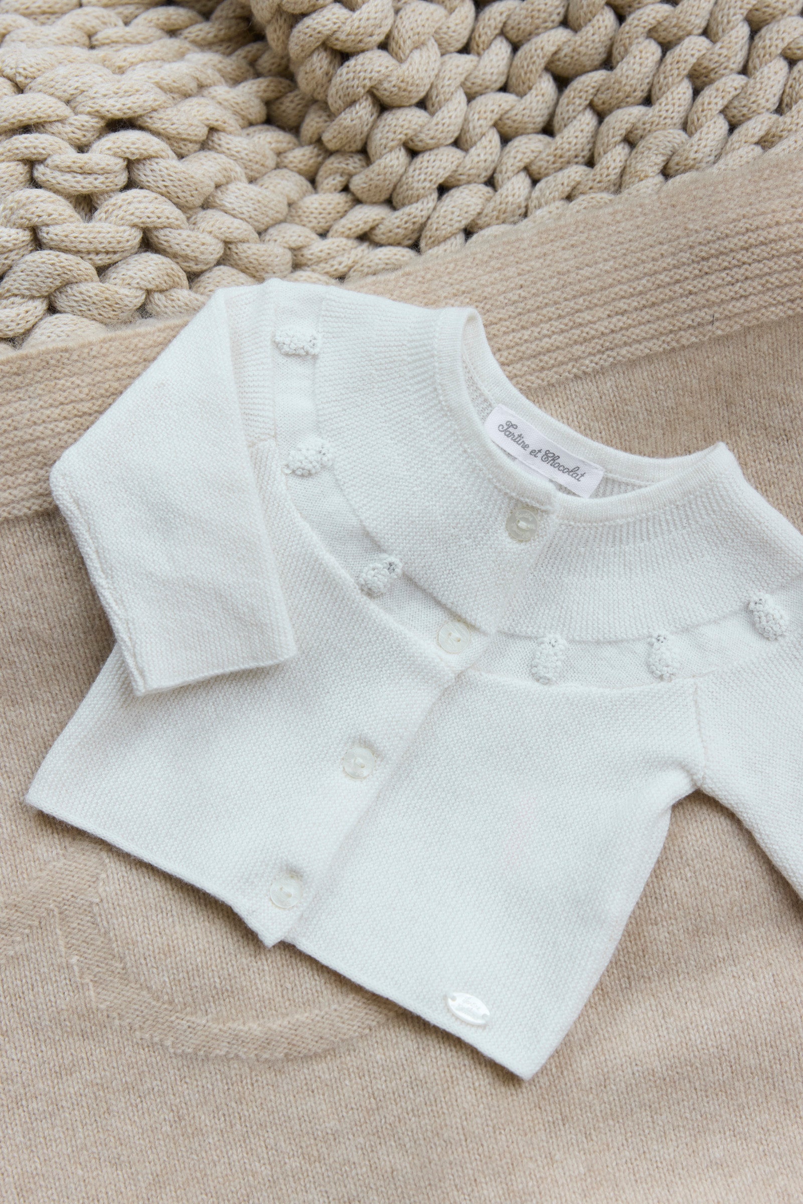 Cardigan Ecru broderie moutons