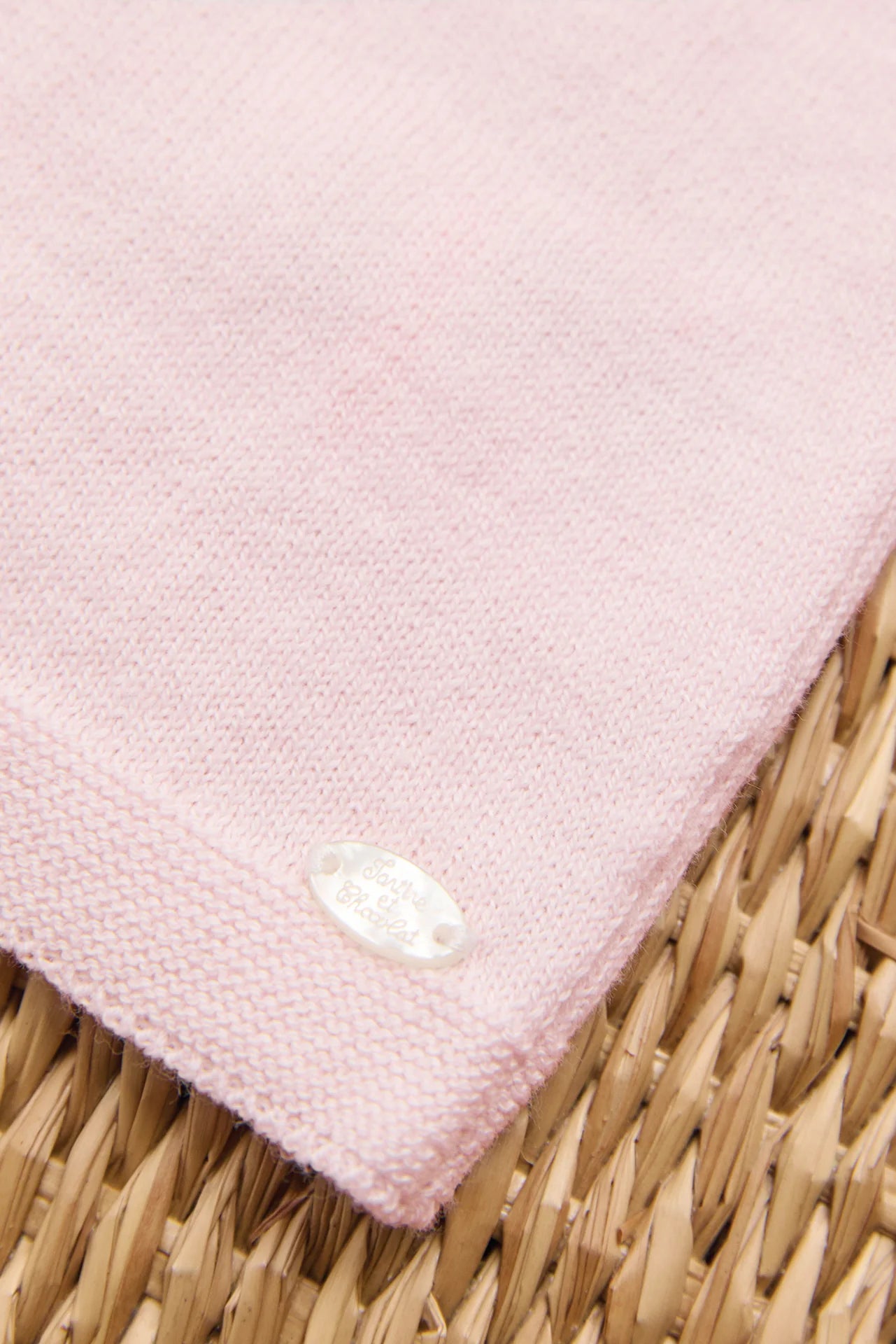Pull Rose pâle broderie lapin