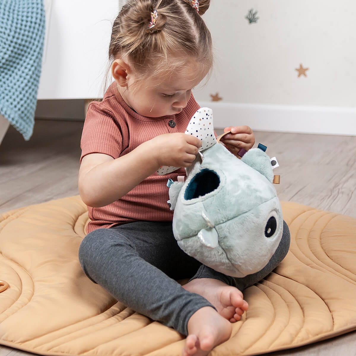 Wally hide and seek Activity toy