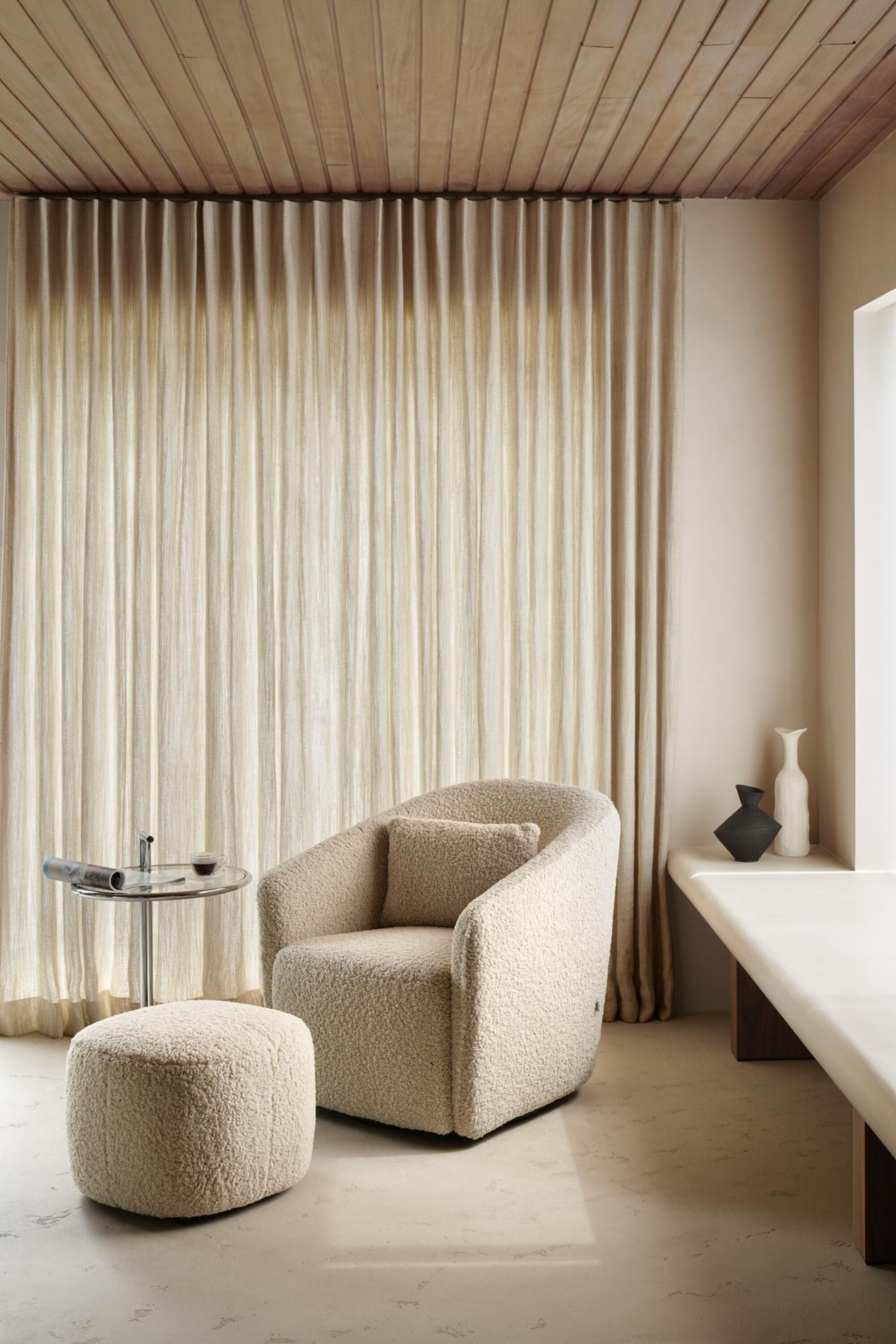 Gomi Swivel & Gliding Chair