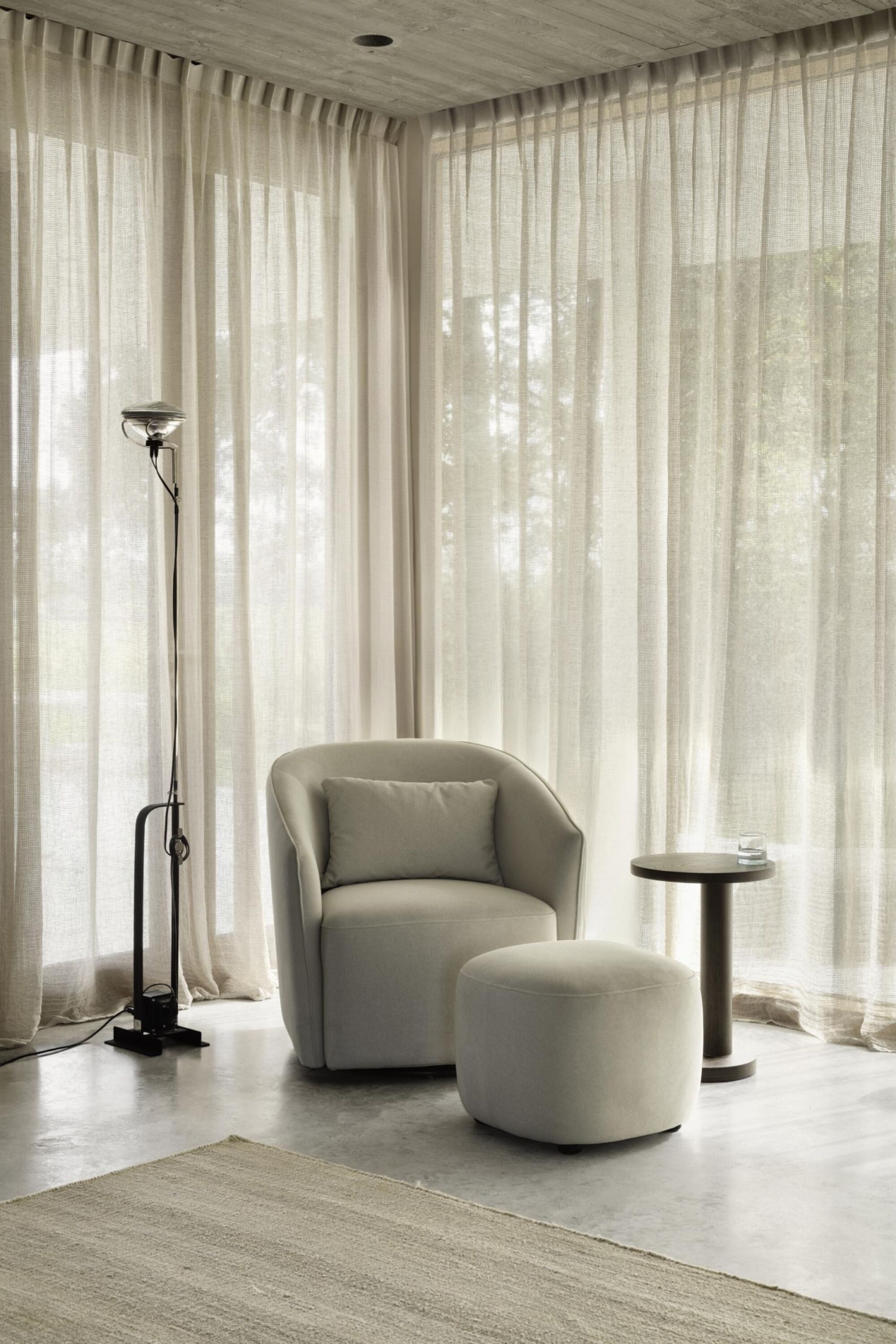 Gomi Swivel & Gliding Chair