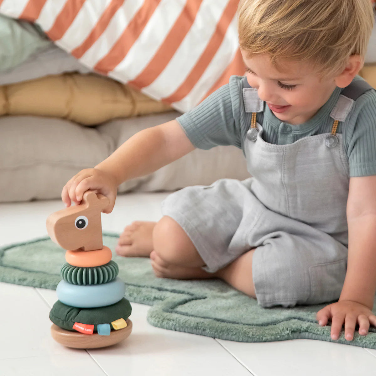 Raffi stacking tower