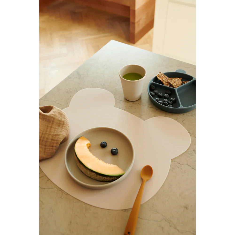 Aura bear placemat