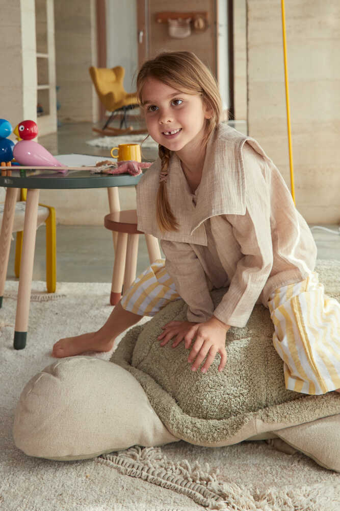 Mrs. Turtle pouf