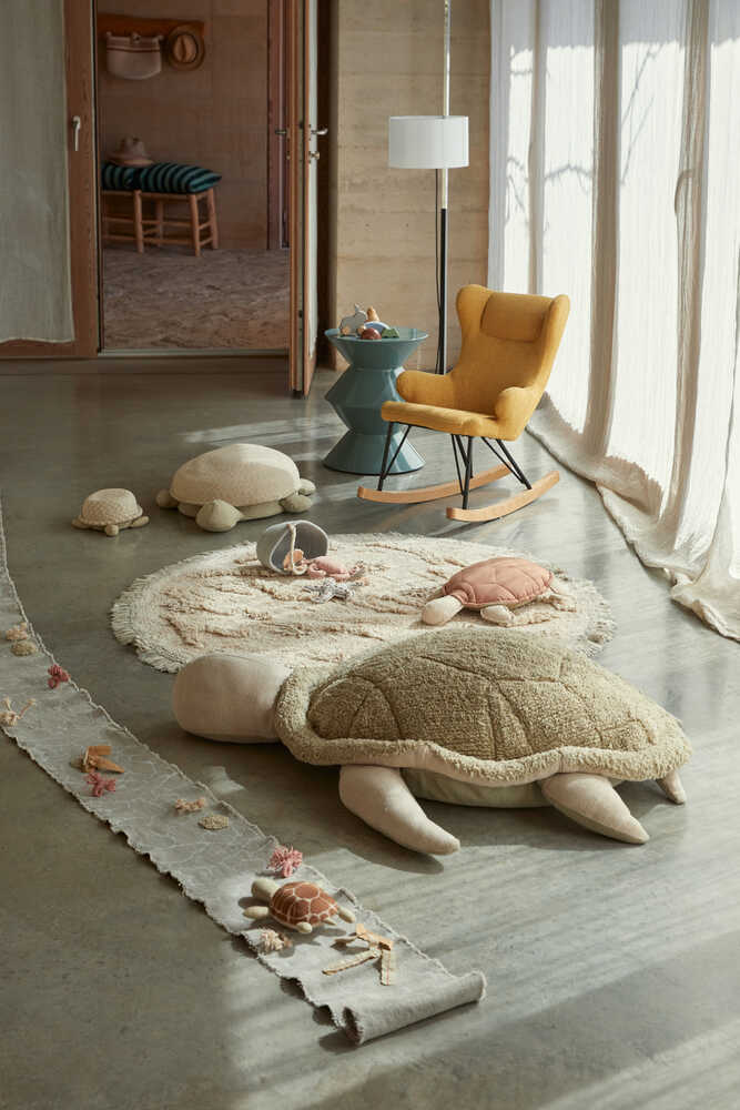 Mrs. Turtle pouf