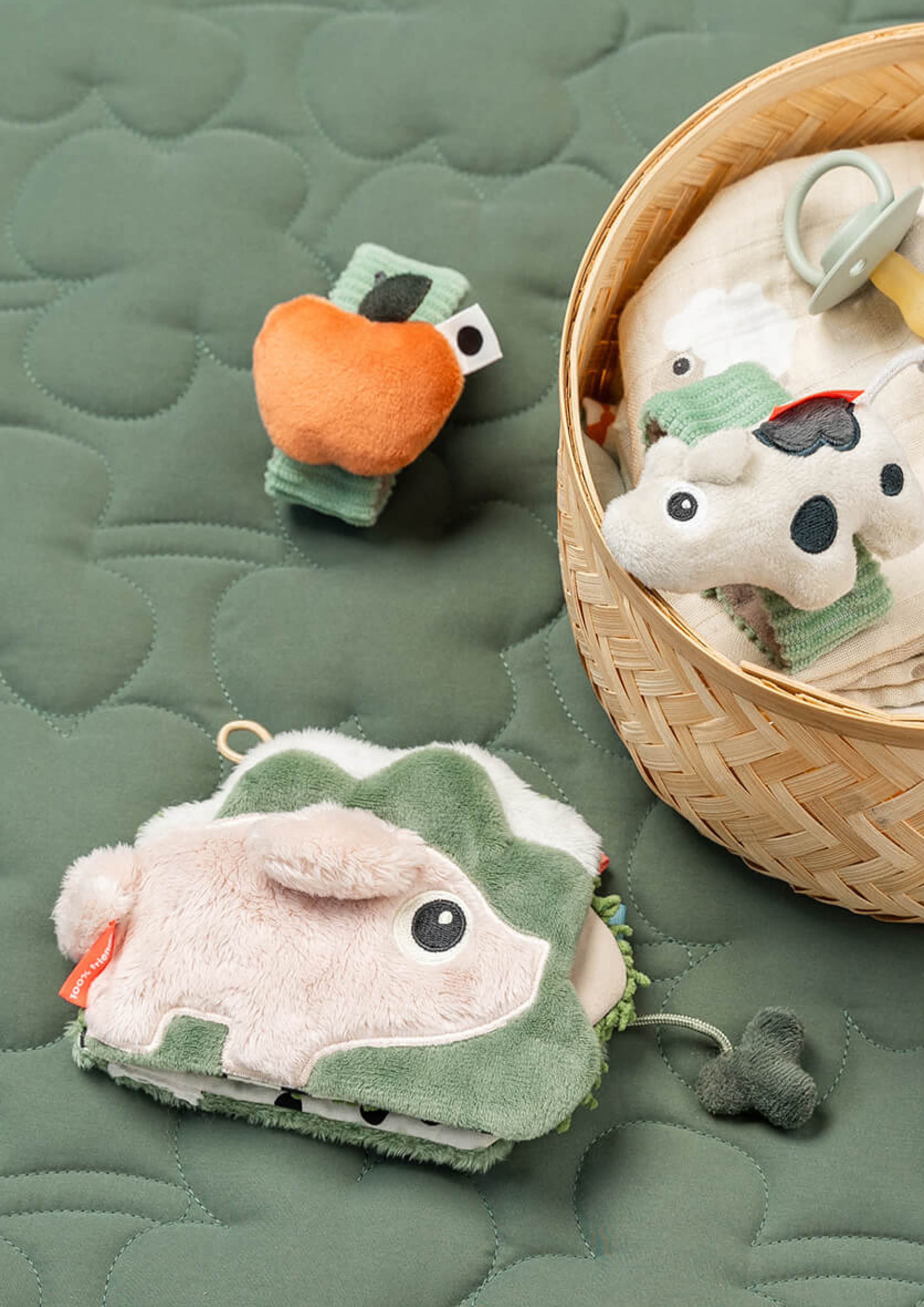 Sensory baby book Tiny farm
